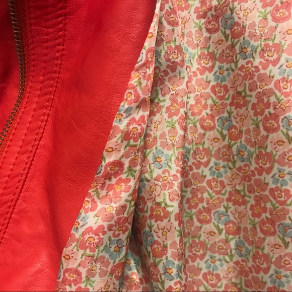 Red(ish) pleather jacket 🧥 - Picture 4 of 5